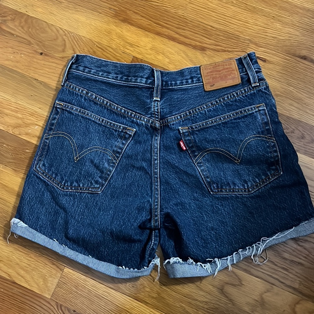 DENIM LEVIS SHORTS